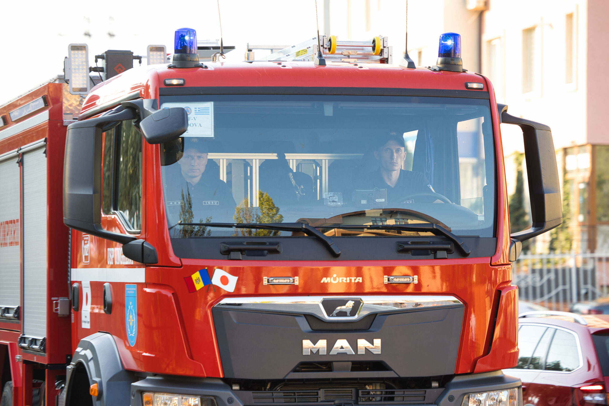 Read more about the article Supportive, ready, present: Moldovan firefighters depart for Greece